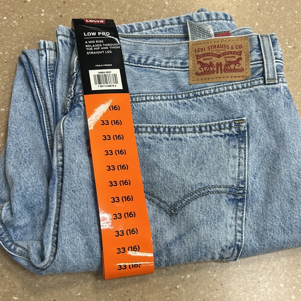 Levi's Light Blue Jeans - Picture 6 of 6